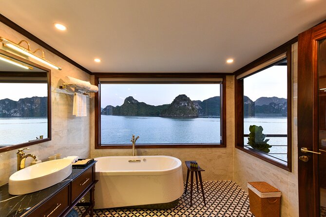Heritage Binh Chuan 2 Days 1 Night discovery in Lan Ha Bay - Meals, drinks, and the onboard rhythm