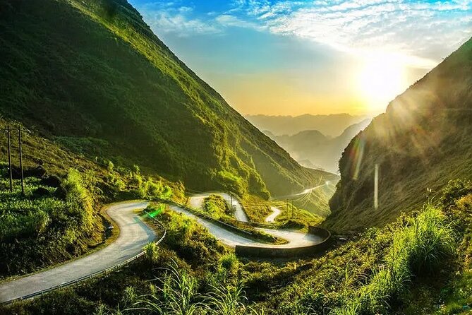 High Quality Small Group Ha Giang Loop Car Tour 2 Days 2 Nights - Pao’s House and the Hmong King’s Palace