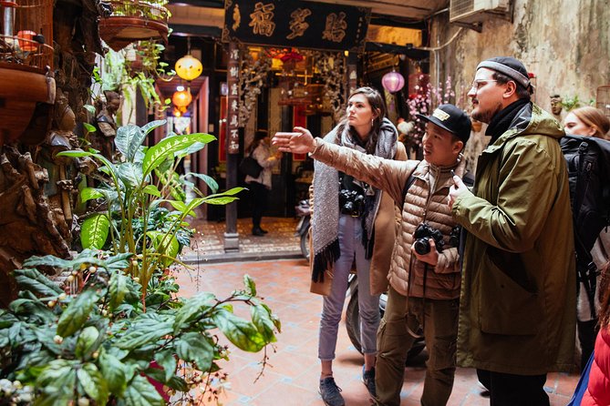 Highlights & Hidden Gems With Locals: Best of Hanoi Private Tour - The old bookshop and the quieter side of Hanoi