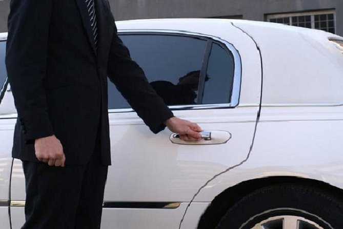 Ho Chi Minh Airport Arrival Or Departure By Private Car Transfers - Leaving Tan Son Nhat Airport Without the Taxi Scramble