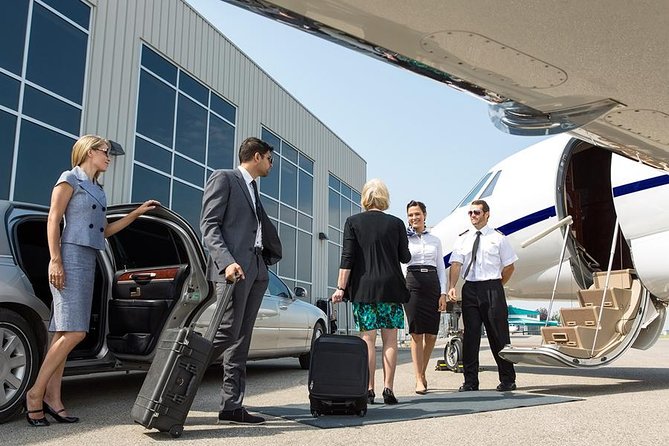 Ho Chi Minh Airport Arrival Or Departure By Private Car Transfers - A Direct 45-Minute Ride Through Ho Chi Minh City