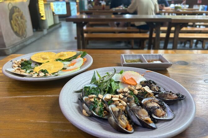 Ho Chi Minh City Food Tour with 8+ Authentic Local Tastings - City Hall and the walk along Nguyen Hue