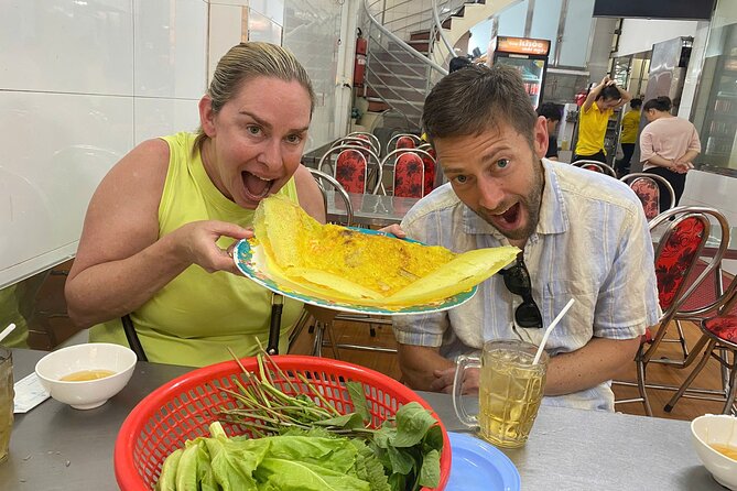 Ho Chi Minh city: Michelin-Recognized Food Tour with Local Expert - Stop three: Bánh xèo 46A and Saigon’s crisp pancake