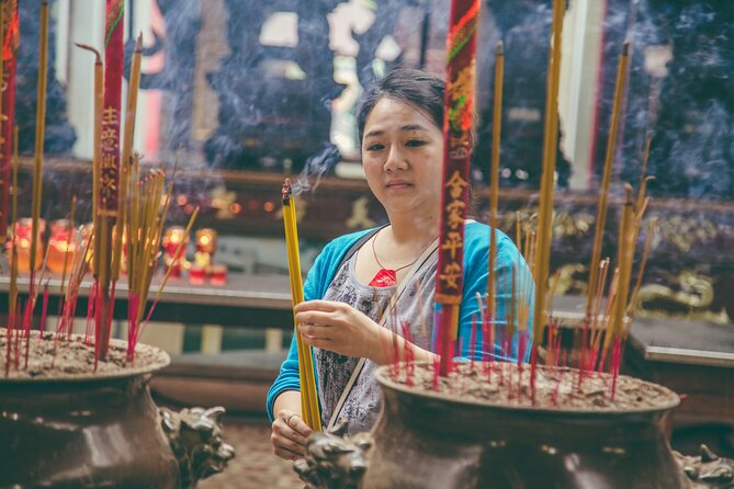 Ho Chi Minh City Motorbike Tour with Student | Saigon Adventure - Chinatown and a tucked-away pagoda