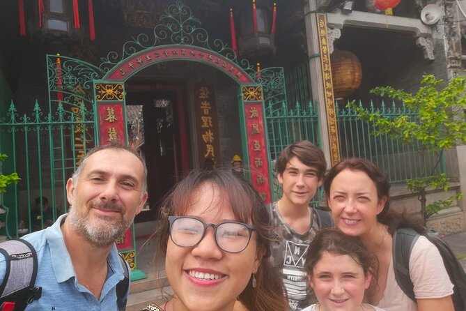 Ho Chi Minh City private walking tours with young local volunteers - Chợ Lớn: Chinese Saigon in District 5