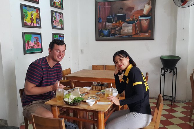 Ho Chi Minh City’s most delicious street food tour by motorbike - Stop three: evening food culture in Phú Nhuận