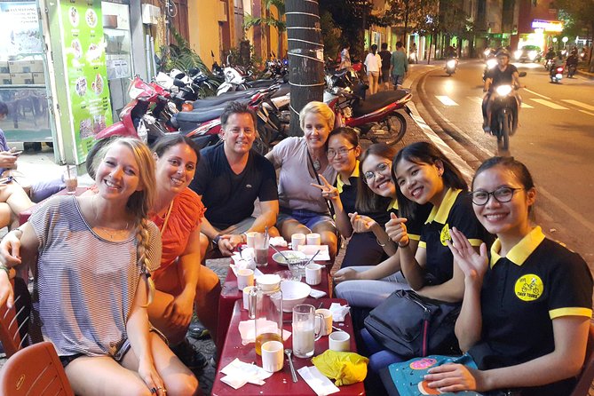 Ho Chi Minh City’s most delicious street food tour by motorbike - Stop four: three to five Vietnamese desserts