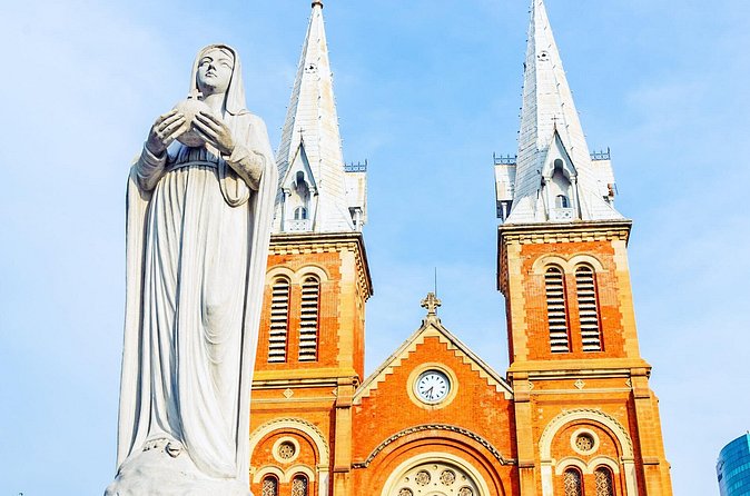 Ho Chi Minh City Shore Excursion: Private City Tour Including Cyclo Ride - Lunch with real Vietnamese flavor