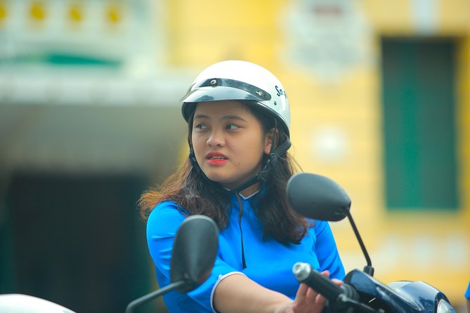 Ho Chi Minh City Tour by Motorbike with Female Riders | KissTour - Why a scooter is the right way to meet Saigon