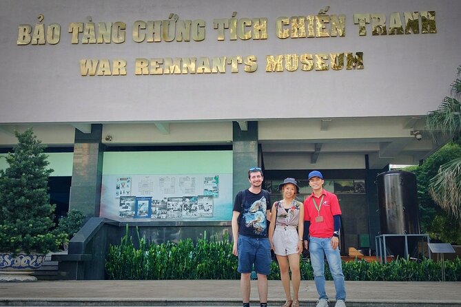 Ho Chi Minh City Tour half day by DGT - Notre-Dame Cathedral: a short look with an important warning
