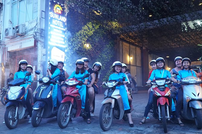 Ho Chi Minh Night Tour by Motorbikes with Female Rider | KissTour - The final ride, city lights, and the Saigon River
