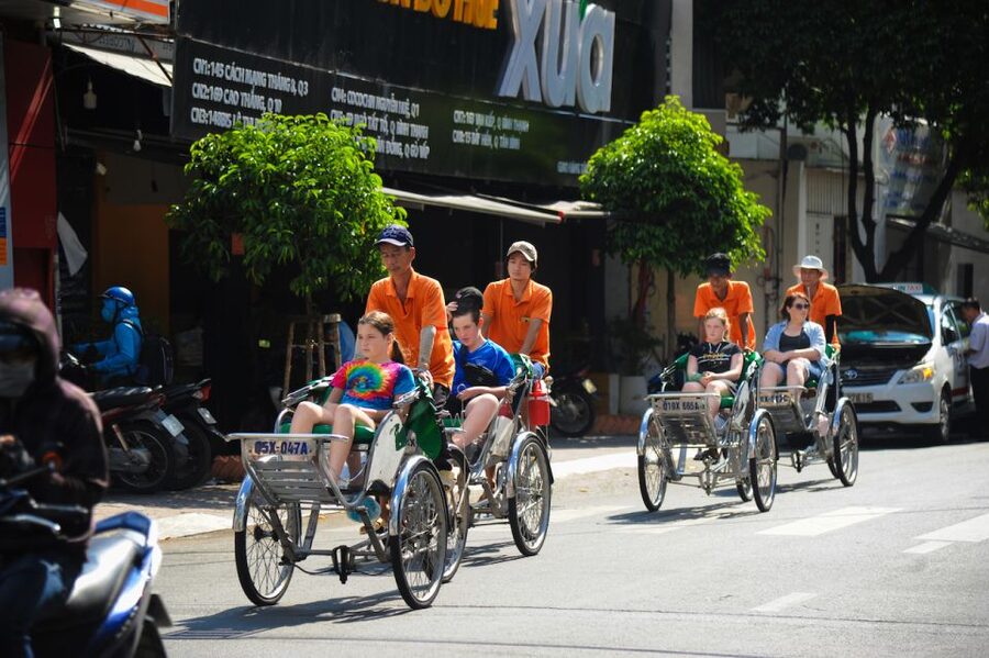 Ho Chi Minh: Private City Tour and Dinner Cruise with Buffet - From Bach Dang Harbor to the Saigon River