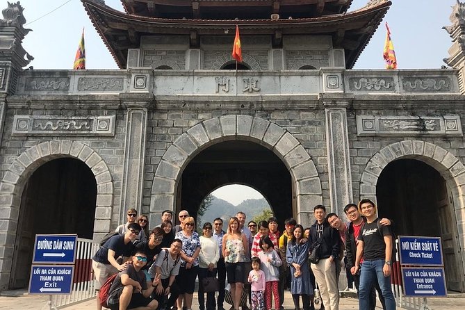 Hoa Lu - Tam Coc: Boat Trip and Bicycle Ride - Guide quality and group atmosphere