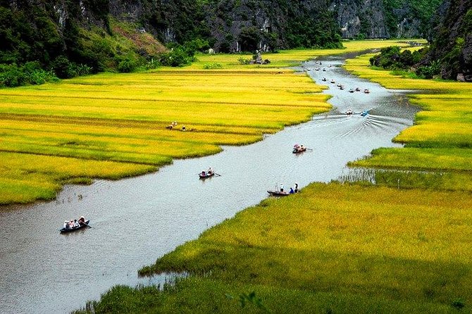 Hoa Lư Tam Coc & Mua Cave full day Including Buffets Lunch - The 90-minute sampan ride through Tam Coc
