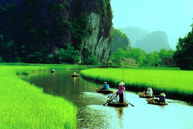 Hoa Lư Tam Coc & Mua Cave full day Including Buffets Lunch - The early ride from Hanoi to Hoa Lu
