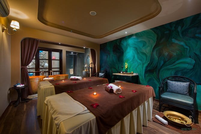 Hoang Spa Nourishing Shampoo & Head Shoulders Face Massage - Who will enjoy this Hoang Spa treatment most