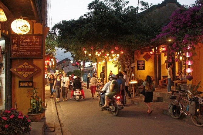 Hoi An at Sunset: Authentic Local Street Food Tour - Desserts, drinks, and a slower finish