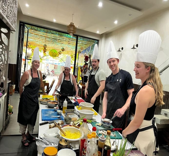 Hoi An Authentic Cooking Class with Pro Chef in Small group - Optional market visit: start with the ingredients