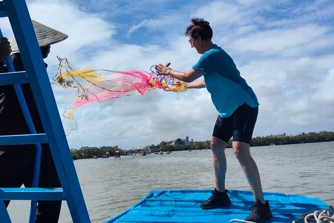 Hoi An: Coconut Basket Boat Ride in the Coconut Forest - Crab fishing, a simple activity that works