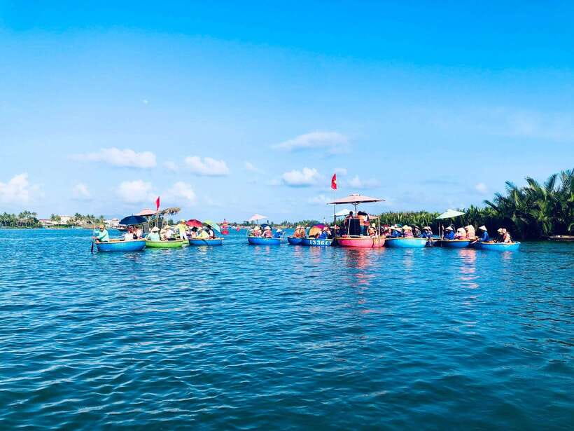 Hoi An: Coconut Basket Boat Rides with Two-way Transfers - Casting a net and catching crabs