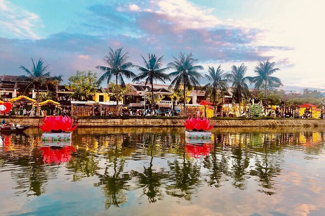 Hoi an Coconut Boat & Hoi an Ancient Town(Option Marble Mountain) - Hoi An Old Town after sunset