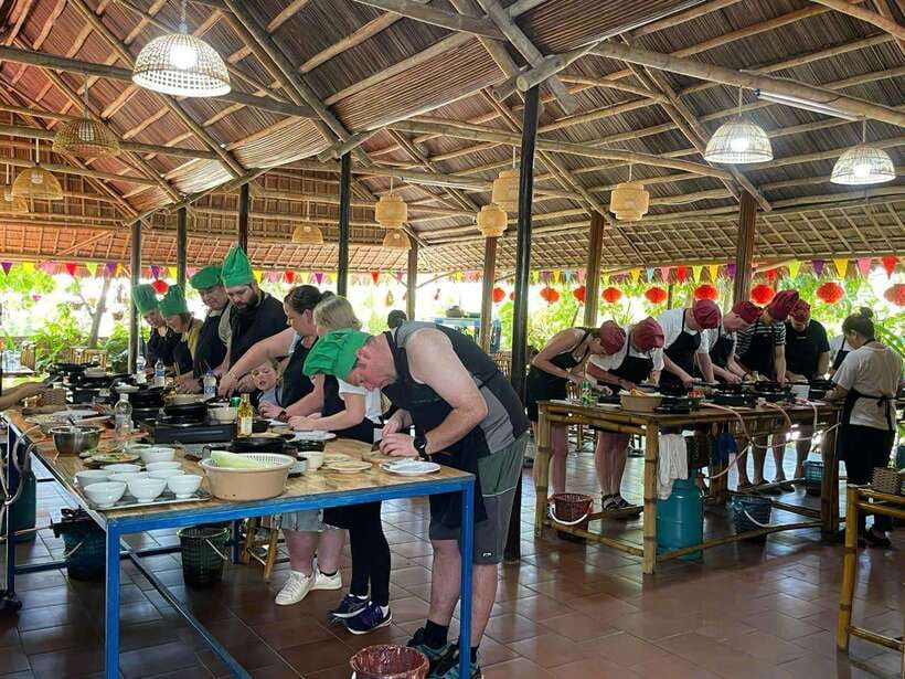 Hoi An: Cooking Class, Crab Fishing-Basket Boat, Market Tour - Trying traditional crab fishing