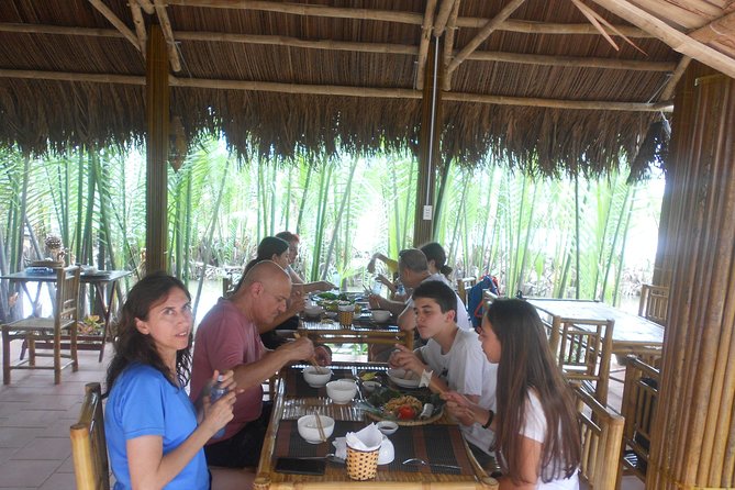 Hoi An Cooking Class(Market,BasketBoat Crabfishing&Cooking Class) - How much instruction should you expect?