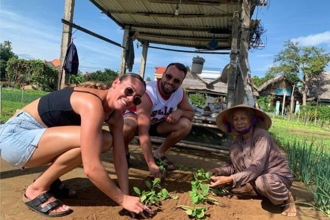 Hoi An Countryside PRIVATE TOUR - Highlights and Hidden Gems - Tra Que Vegetable Village and farm work