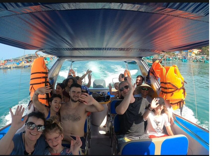 Hoi An/Da Nang: Snorkelling & Island-Hopping Speedboat Tour - Tai Island: more coral, more fish
