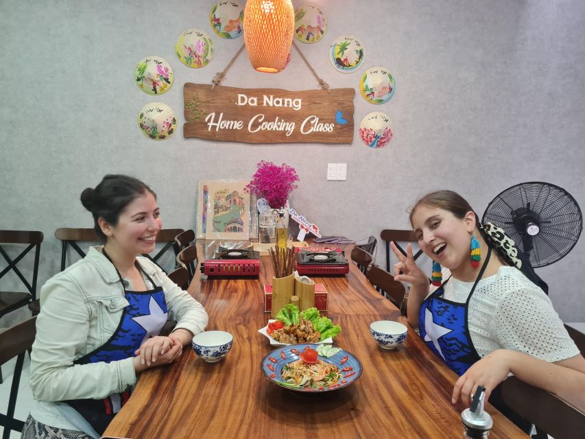 Hoi An/Da Nang: Vietnamese Cooking Class with Transportation - Transport and the price of getting there