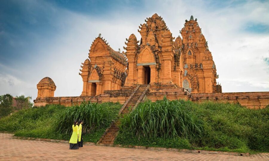Hoi An: Full-Day Small Group Trip to My Son Sanctuary - Entering the brick towers of My Son Sanctuary
