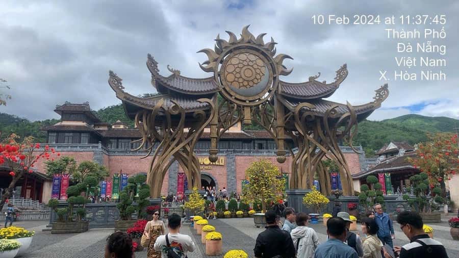 Hoi An: Golden Bridge, Marble Mt, & Lady Buddha Private Trip - Linh Ung Pagoda and the Lady Buddha