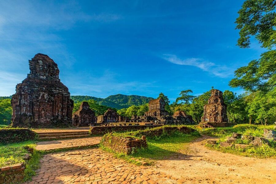 Hoi An: Half-day Excursion To My Son Sanctuary Tour - A traditional dance performance adds a living connection