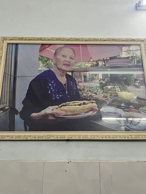 Hoi An hiden food adventure - Meeting at the church and setting off through town