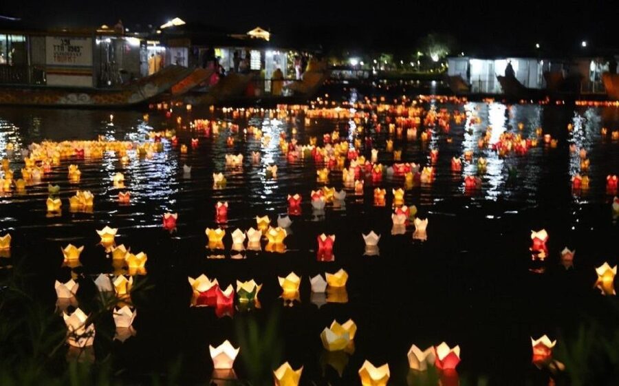 Hoi An : Hoai River Boat Trip by Night and Floating Lantern - Best times, crowds, and how to plan your evening