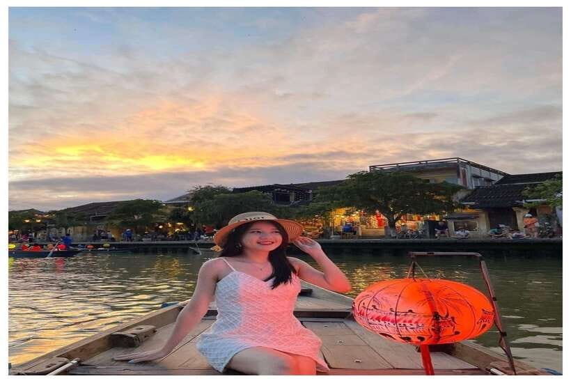 Hoi An : Lantern Boat Trip & Release Lantern - Timing your 20 minutes around the crowds