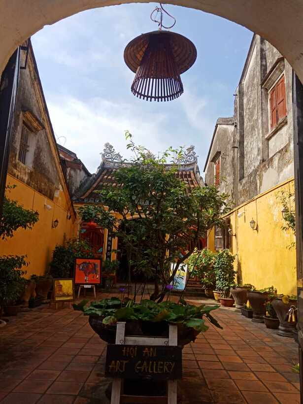 Hoi An: River Lantern Boat Experience with Free 5G eSIM - Meeting at 153 Tran Phu Street