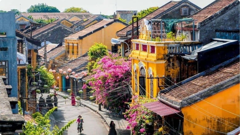Hoi An: River Lantern Boat Experience with Free 5G eSIM - Herbal tea, night-market colour, and what is really included