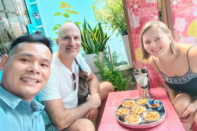 Hoi An street food tour - Water-fern cake begins the meal