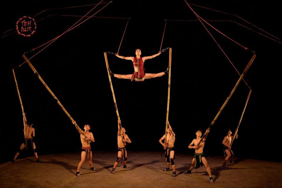 Hoi An: Teh Dar Vietnamese Bamboo Circus at Lune Center - Live tribal instruments keep the show moving