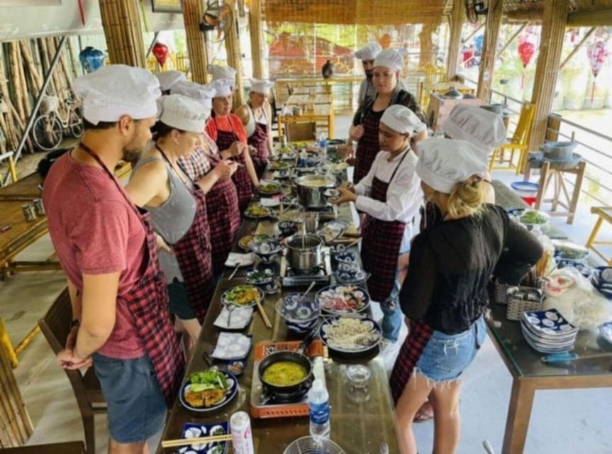 Hoi An: Vegetarian Cooking Class w Local Family and transfer - A Vietnamese cooking class with a local feel