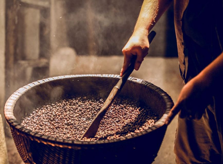 Hoi An: Vietnamese Coffee Culture and Coffee Making Class - Using the Phin filter for black coffee