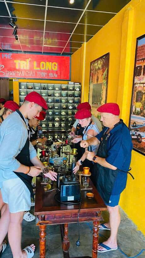 Hoi An: Vietnamese Coffee Making Workshop at Local Roastery - Making the drinks step by step
