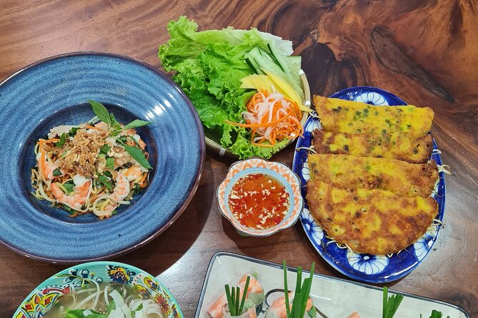 Home Cooking Class: Market, Garden and cooking 4 dishes - Menu One: Quang noodles, chicken wings, and fried rolls