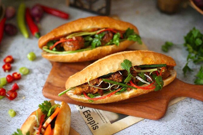 (HOT) Hanoi Guided Street Food and Train Street Tour with Local - Who should book this food and sightseeing combination