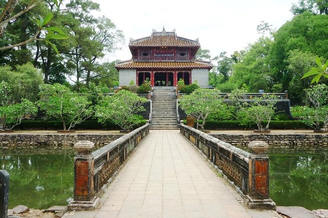 Hue: 3 Tombs + Pagoda with Knowledgeable ES Driver - Why a private car makes sense in Hue