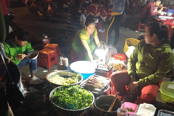 Hue Authentic Street Food tour - From stalls and carts to local storefronts