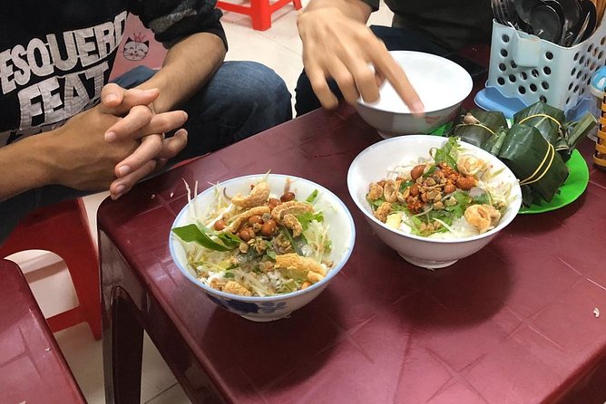 Hue Authentic Street Food tour - Starting at Truong Tien Bridge