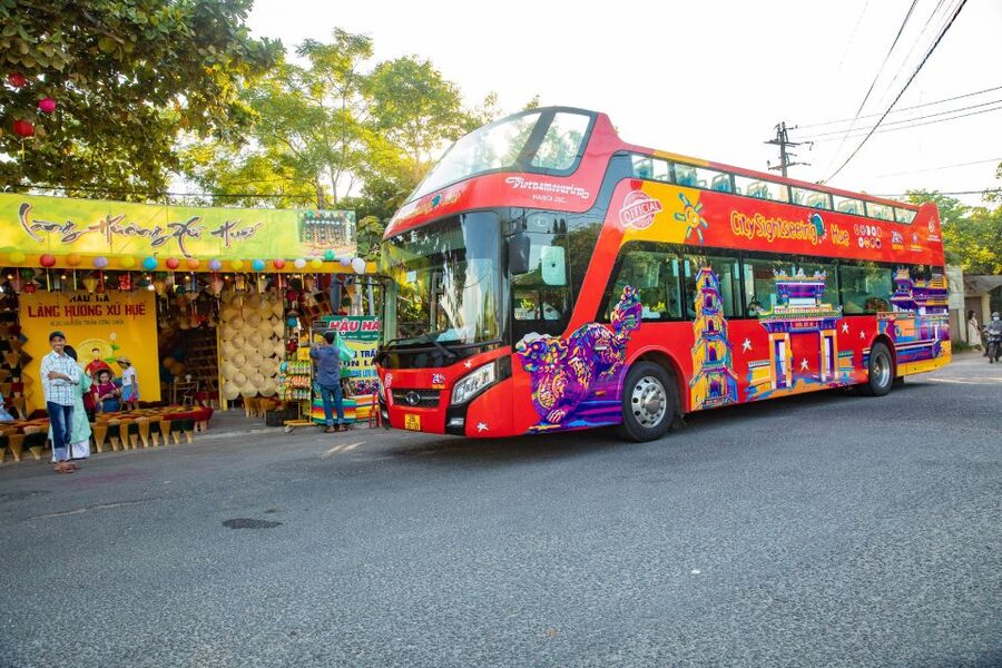 Hue: City Sightseeing Hop-On Hop-Off Bus Tour - Dong Ba Market: food, spices, and local shopping