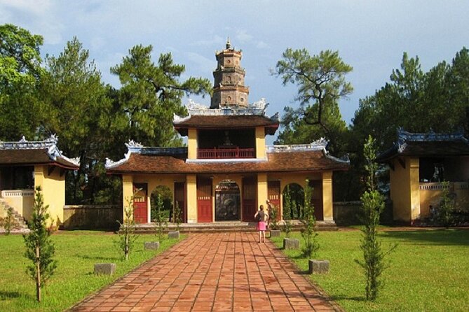Hue: Custom Tour with Dragon Boat, Private Car & Motorbike - Private car or motorbike: which should you choose?